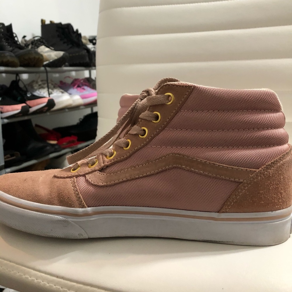 Dusty pink solid high top vans